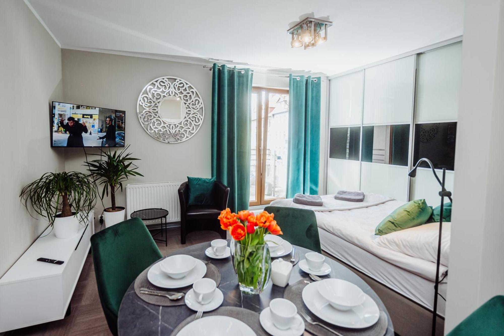 Apartment 1 Maja 76 *